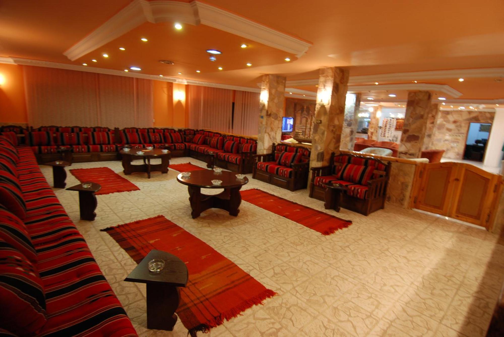 Al Rashid Hotel Vádi Músza Kültér fotó