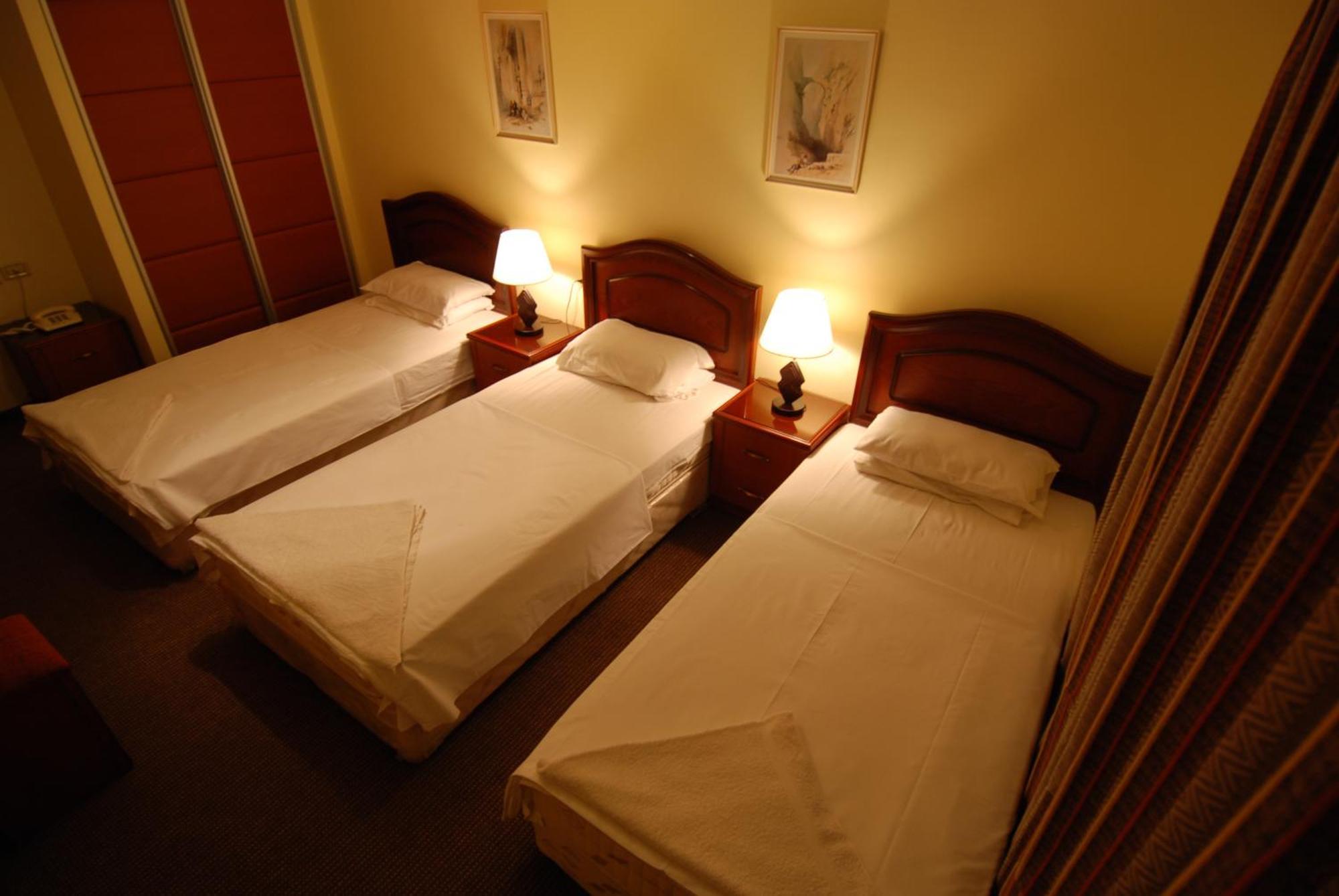 Al Rashid Hotel Vádi Músza Kültér fotó