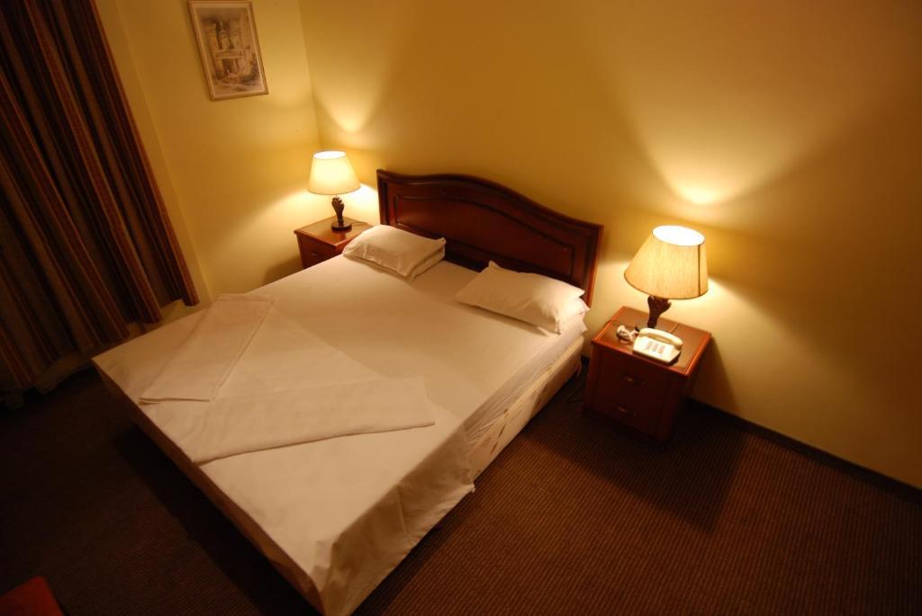 Al Rashid Hotel Vádi Músza Szoba fotó