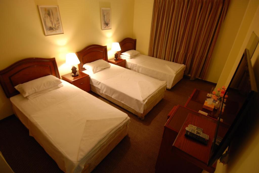 Al Rashid Hotel Vádi Músza Szoba fotó