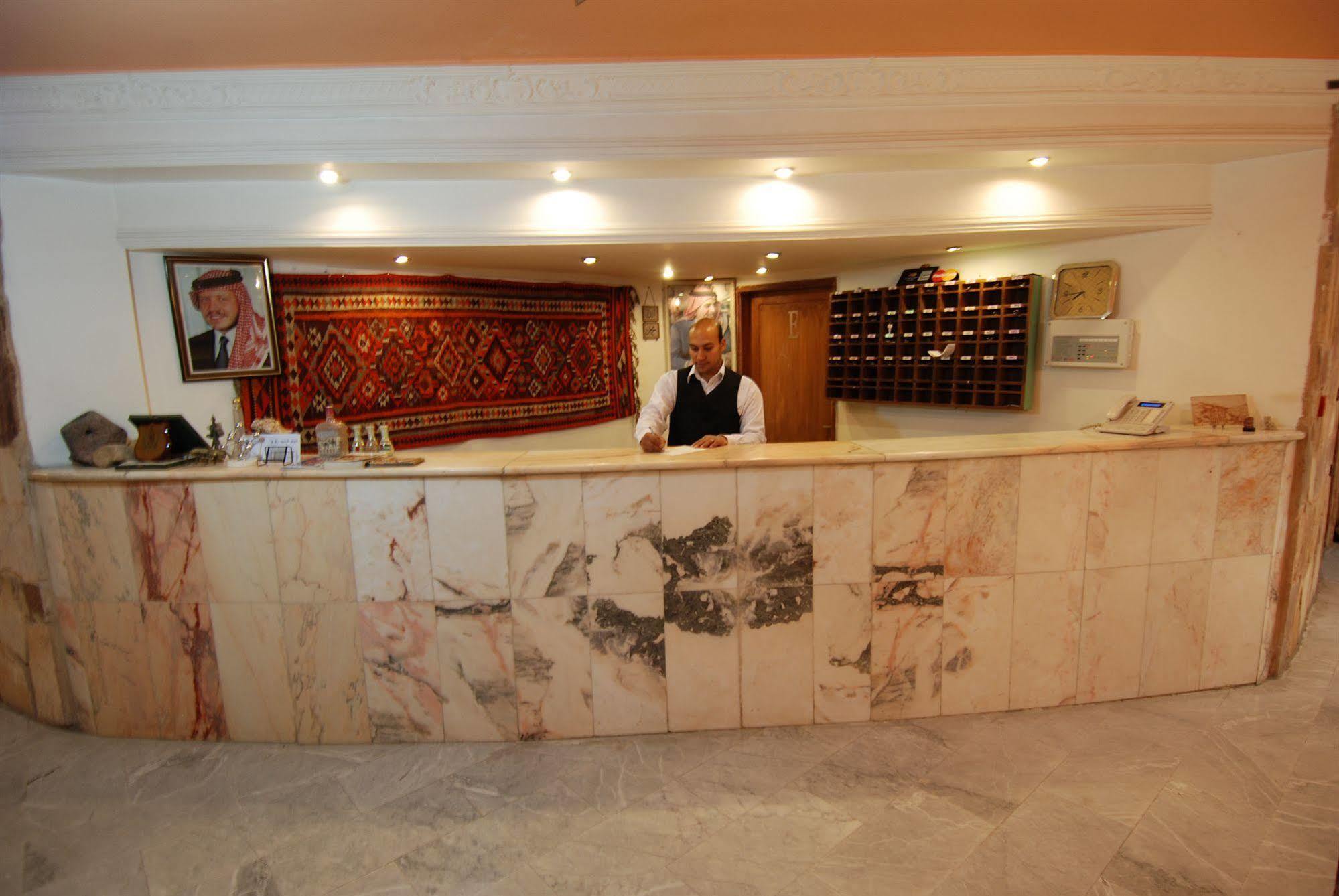 Al Rashid Hotel Vádi Músza Kültér fotó